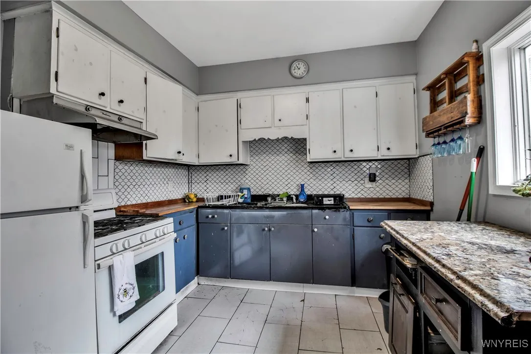 49 Massachusetts Avenue, Buffalo, New York 14213, Buffalo, New York 14213, 3 Bedrooms Bedrooms, 9 Rooms Rooms,1 BathroomBathrooms,Residential,For Sale,49 Massachusetts Avenue, Buffalo, New York 14213,B1601239
