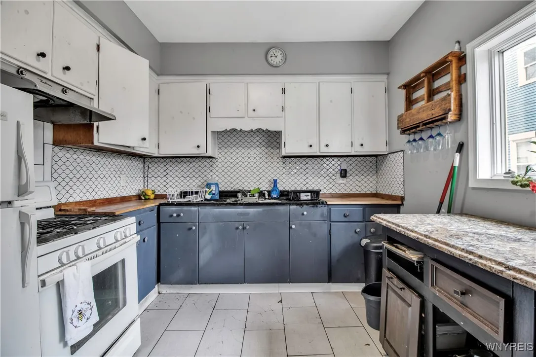 49 Massachusetts Avenue, Buffalo, New York 14213, Buffalo, New York 14213, 3 Bedrooms Bedrooms, 9 Rooms Rooms,1 BathroomBathrooms,Residential,For Sale,49 Massachusetts Avenue, Buffalo, New York 14213,B1601239