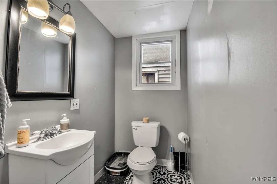 49 Massachusetts Avenue, Buffalo, New York 14213, Buffalo, New York 14213, 3 Bedrooms Bedrooms, 9 Rooms Rooms,1 BathroomBathrooms,Residential,For Sale,49 Massachusetts Avenue, Buffalo, New York 14213,B1601239