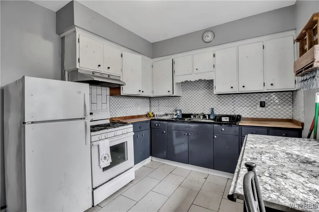 49 Massachusetts Avenue, Buffalo, New York 14213, Buffalo, New York 14213, 3 Bedrooms Bedrooms, 9 Rooms Rooms,1 BathroomBathrooms,Residential,For Sale,49 Massachusetts Avenue, Buffalo, New York 14213,B1601239