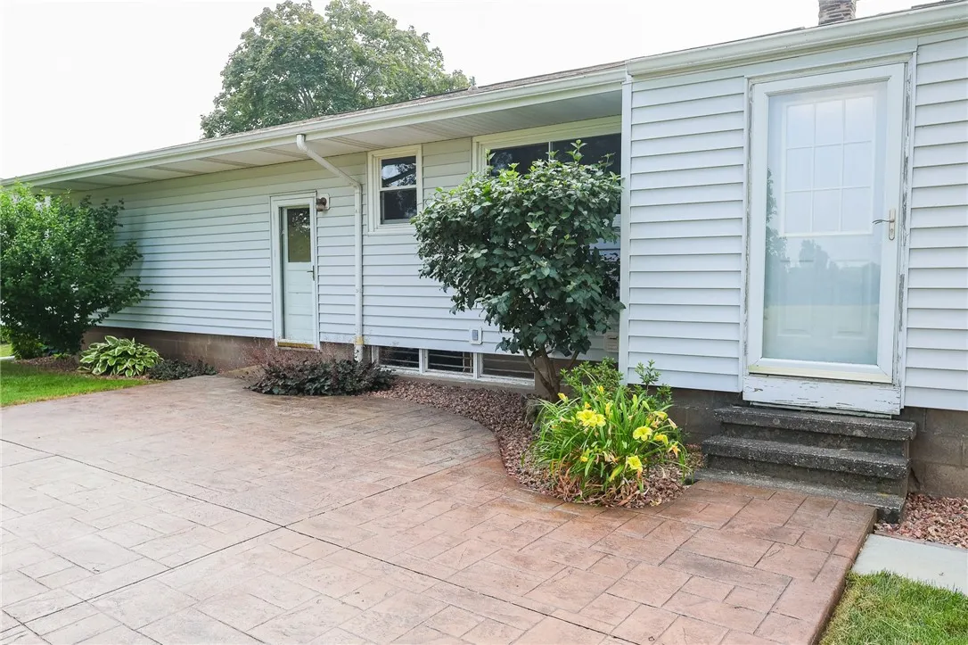 20 Buffalo Road, Bergen, New York 14416, Bergen, New York 14416, 3 Bedrooms Bedrooms, 6 Rooms Rooms,2 BathroomsBathrooms,Residential,Closed,20 Buffalo Road, Bergen, New York 14416,R1617183