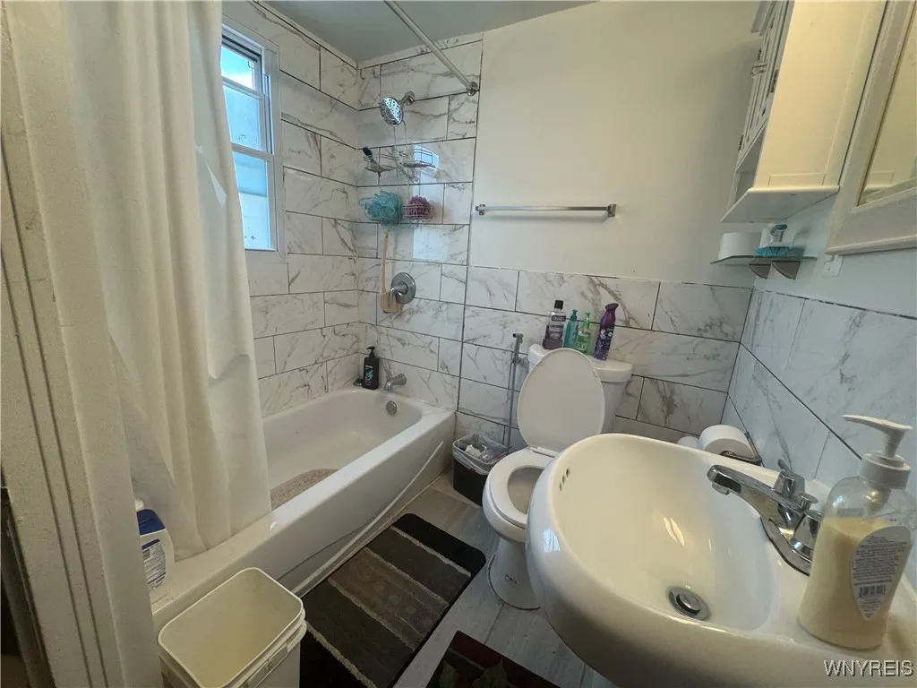 38 Langmeyer Avenue, Buffalo, New York 14215, Buffalo, New York 14215, 4 Bedrooms Bedrooms, ,2 BathroomsBathrooms,Residential,For Sale,38 Langmeyer Avenue, Buffalo, New York 14215,B1622086