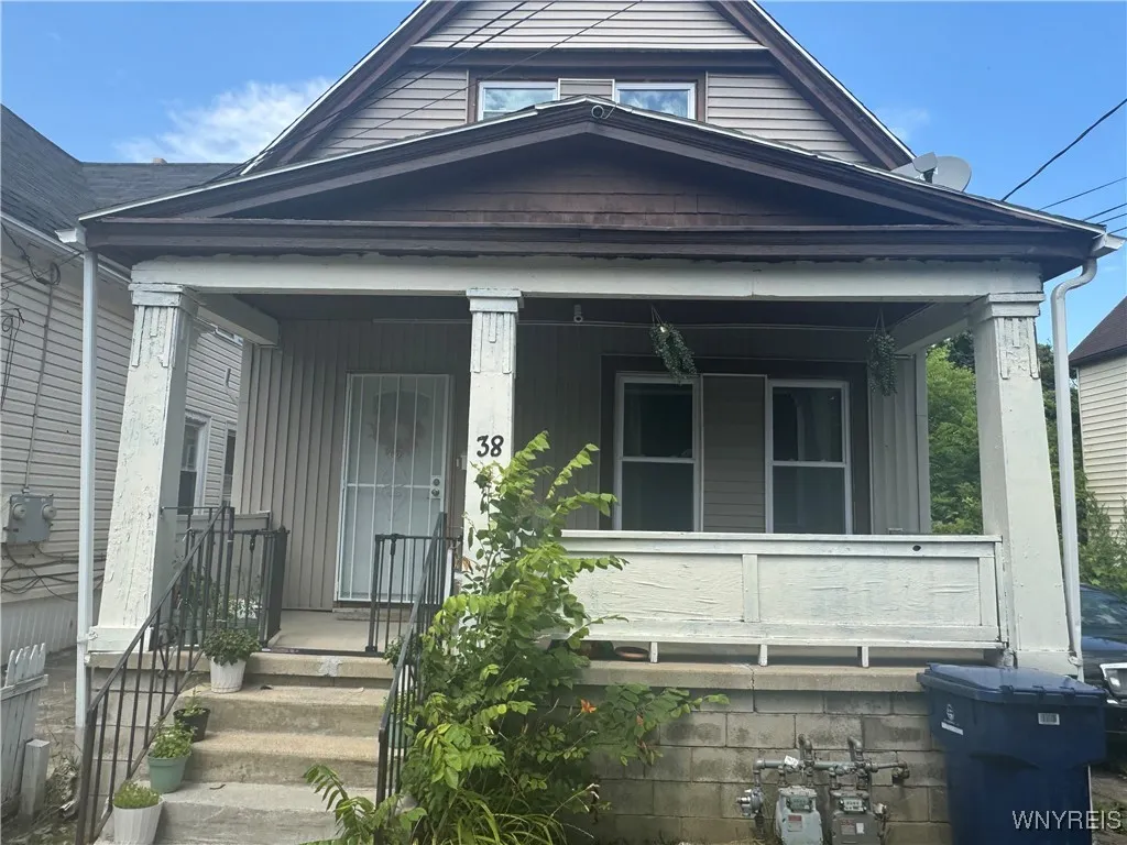 38 Langmeyer Avenue, Buffalo, New York 14215, Buffalo, New York 14215, 4 Bedrooms Bedrooms, ,2 BathroomsBathrooms,Residential,For Sale,38 Langmeyer Avenue, Buffalo, New York 14215,B1622086