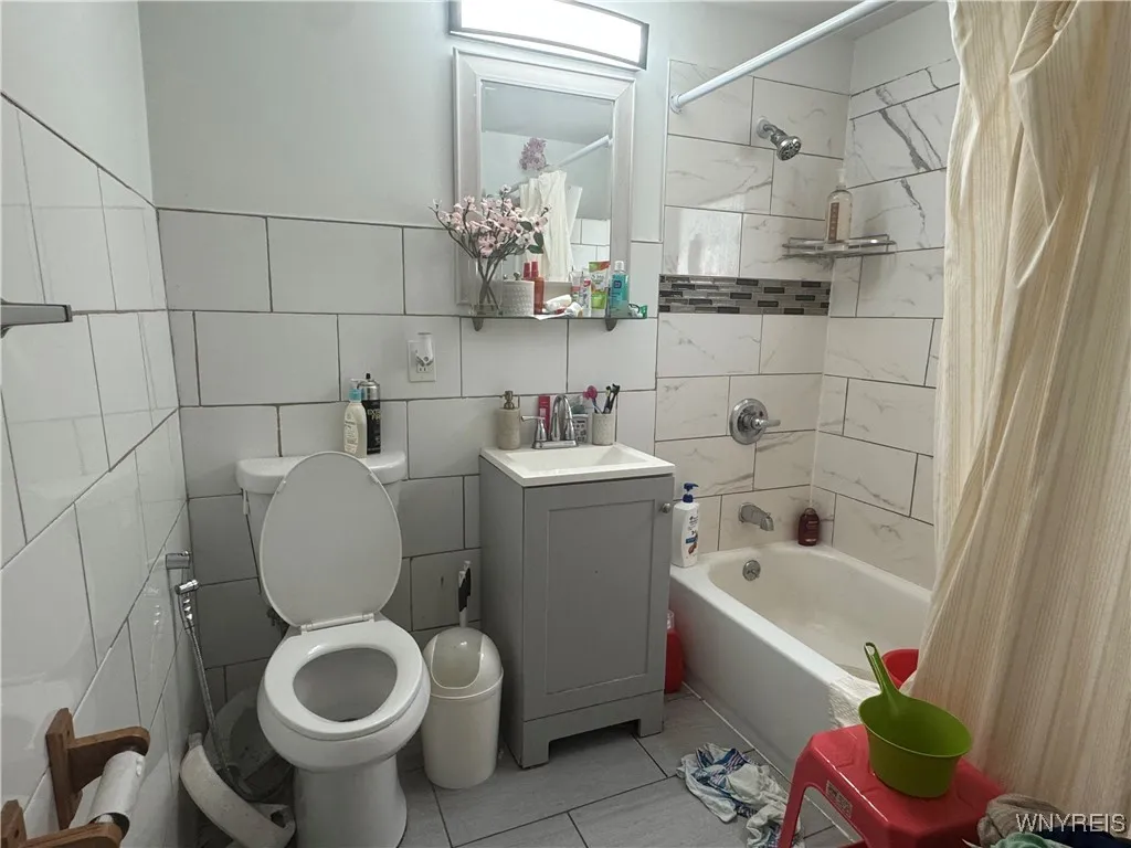 38 Langmeyer Avenue, Buffalo, New York 14215, Buffalo, New York 14215, 4 Bedrooms Bedrooms, ,2 BathroomsBathrooms,Residential,For Sale,38 Langmeyer Avenue, Buffalo, New York 14215,B1622086