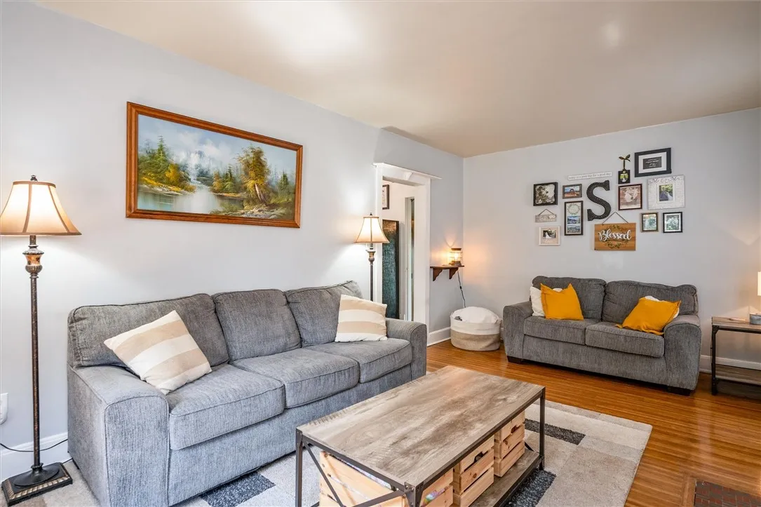 220 Walzer Road, Irondequoit, New York 14622, Irondequoit, New York 14622, 2 Bedrooms Bedrooms, 5 Rooms Rooms,2 BathroomsBathrooms,Residential,Closed,220 Walzer Road, Irondequoit, New York 14622,0,R1622740