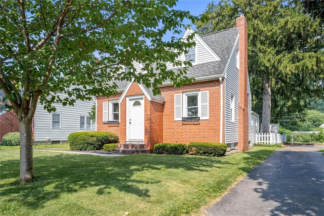 220 Walzer Road, Irondequoit, New York 14622, Irondequoit, New York 14622, 2 Bedrooms Bedrooms, 5 Rooms Rooms,2 BathroomsBathrooms,Residential,Closed,220 Walzer Road, Irondequoit, New York 14622,0,R1622740