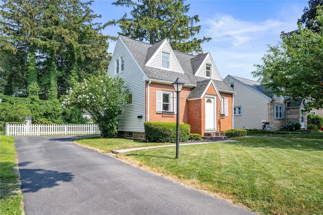 220 Walzer Road, Irondequoit, New York 14622, Irondequoit, New York 14622, 2 Bedrooms Bedrooms, 5 Rooms Rooms,2 BathroomsBathrooms,Residential,Closed,220 Walzer Road, Irondequoit, New York 14622,0,R1622740