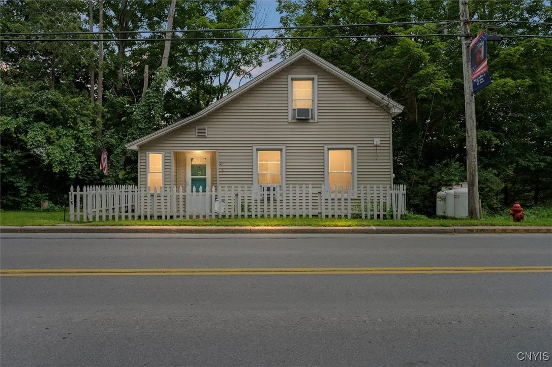 138 North Main Street, Augusta, New York 13425, Augusta, New York 13425, 2 Bedrooms Bedrooms, 7 Rooms Rooms,1 BathroomBathrooms,Residential,Closed,138 North Main Street, Augusta, New York 13425,0,S1622710