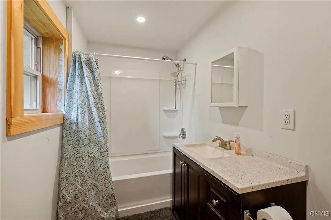 138 North Main Street, Augusta, New York 13425, Augusta, New York 13425, 2 Bedrooms Bedrooms, 7 Rooms Rooms,1 BathroomBathrooms,Residential,Closed,138 North Main Street, Augusta, New York 13425,0,S1622710
