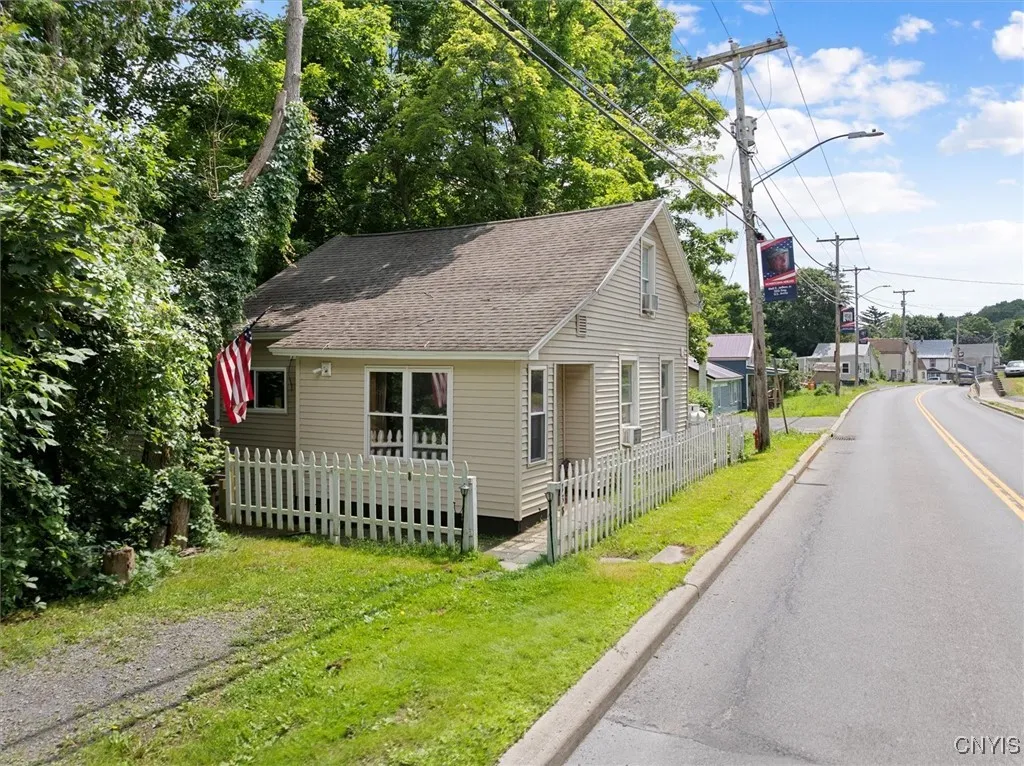 138 North Main Street, Augusta, New York 13425, Augusta, New York 13425, 2 Bedrooms Bedrooms, 7 Rooms Rooms,1 BathroomBathrooms,Residential,Closed,138 North Main Street, Augusta, New York 13425,0,S1622710