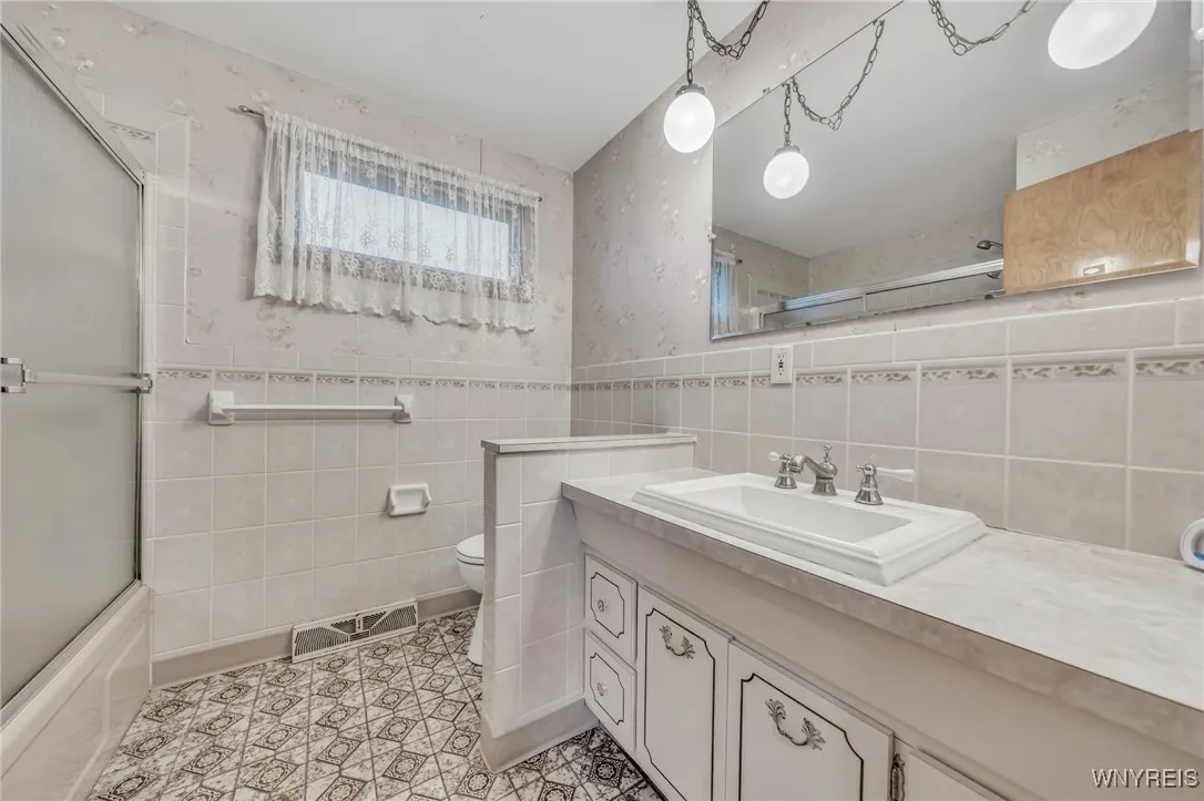 141 Minden Drive, Orchard Park, New York 14127, Orchard Park, New York 14127, 3 Bedrooms Bedrooms, 6 Rooms Rooms,1 BathroomBathrooms,Residential,For Sale,141 Minden Drive, Orchard Park, New York 14127,B1622168