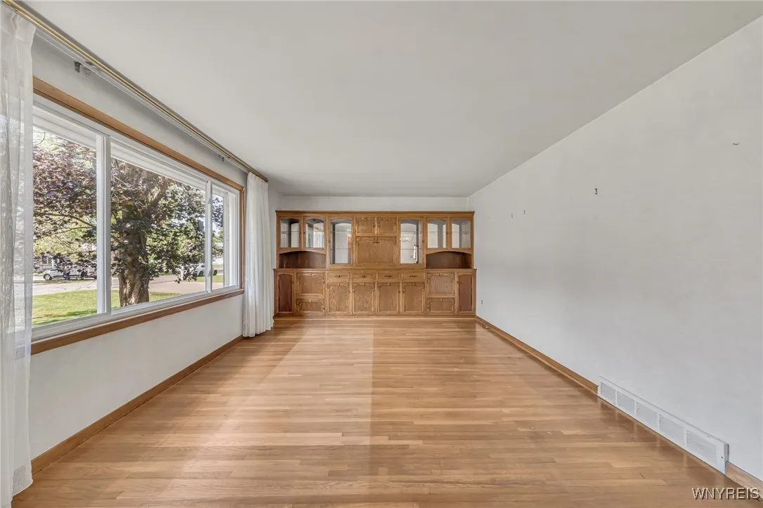141 Minden Drive, Orchard Park, New York 14127, Orchard Park, New York 14127, 3 Bedrooms Bedrooms, 6 Rooms Rooms,1 BathroomBathrooms,Residential,For Sale,141 Minden Drive, Orchard Park, New York 14127,B1622168