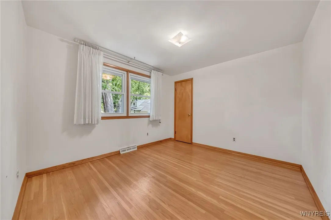 141 Minden Drive, Orchard Park, New York 14127, Orchard Park, New York 14127, 3 Bedrooms Bedrooms, 6 Rooms Rooms,1 BathroomBathrooms,Residential,For Sale,141 Minden Drive, Orchard Park, New York 14127,B1622168