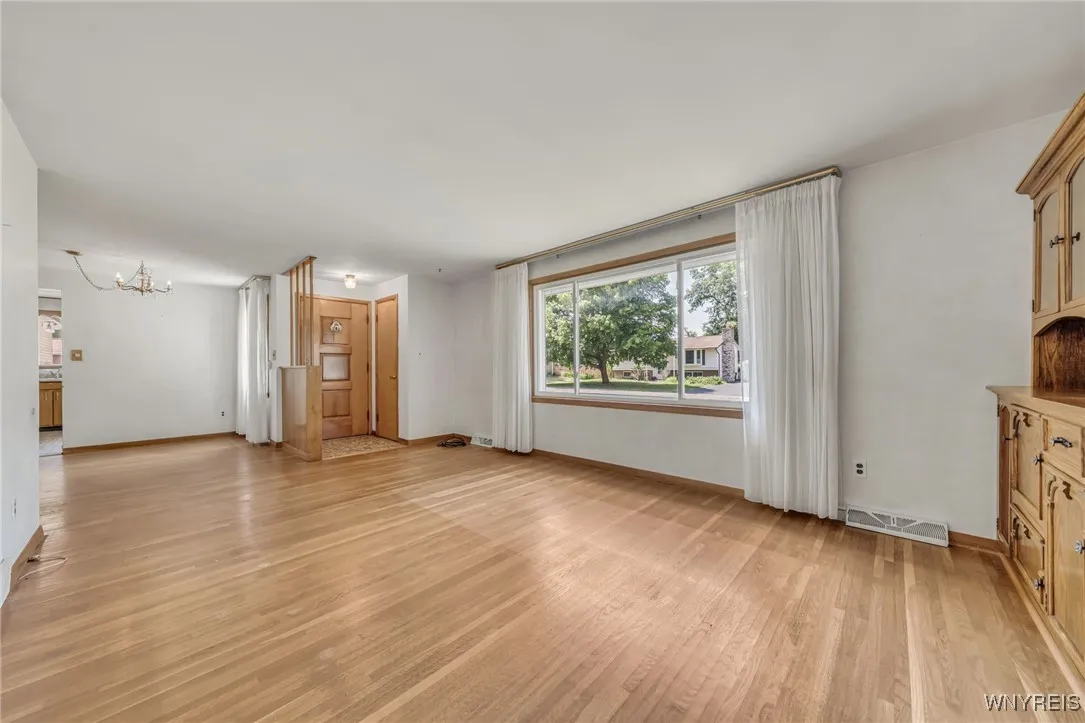 141 Minden Drive, Orchard Park, New York 14127, Orchard Park, New York 14127, 3 Bedrooms Bedrooms, 6 Rooms Rooms,1 BathroomBathrooms,Residential,For Sale,141 Minden Drive, Orchard Park, New York 14127,B1622168