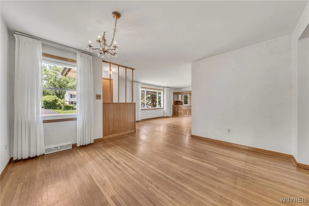 141 Minden Drive, Orchard Park, New York 14127, Orchard Park, New York 14127, 3 Bedrooms Bedrooms, 6 Rooms Rooms,1 BathroomBathrooms,Residential,For Sale,141 Minden Drive, Orchard Park, New York 14127,B1622168