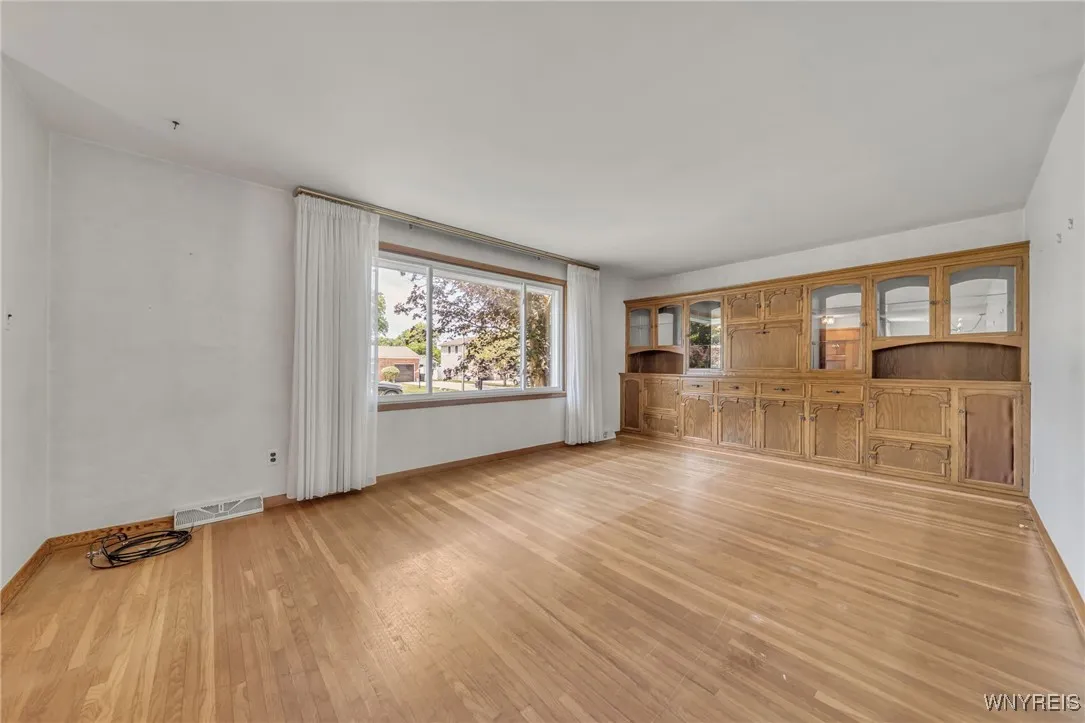 141 Minden Drive, Orchard Park, New York 14127, Orchard Park, New York 14127, 3 Bedrooms Bedrooms, 6 Rooms Rooms,1 BathroomBathrooms,Residential,For Sale,141 Minden Drive, Orchard Park, New York 14127,B1622168