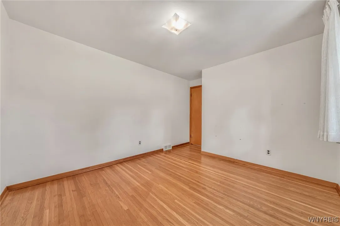 141 Minden Drive, Orchard Park, New York 14127, Orchard Park, New York 14127, 3 Bedrooms Bedrooms, 6 Rooms Rooms,1 BathroomBathrooms,Residential,For Sale,141 Minden Drive, Orchard Park, New York 14127,B1622168