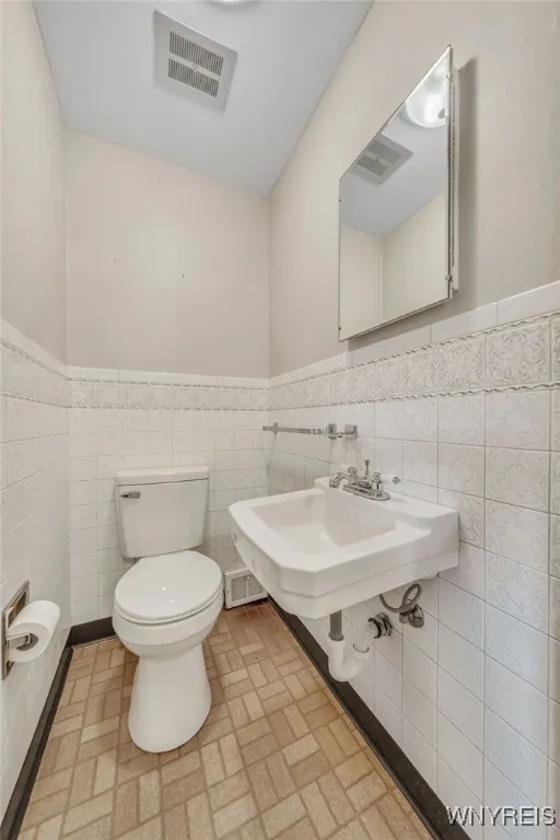 141 Minden Drive, Orchard Park, New York 14127, Orchard Park, New York 14127, 3 Bedrooms Bedrooms, 6 Rooms Rooms,1 BathroomBathrooms,Residential,For Sale,141 Minden Drive, Orchard Park, New York 14127,B1622168