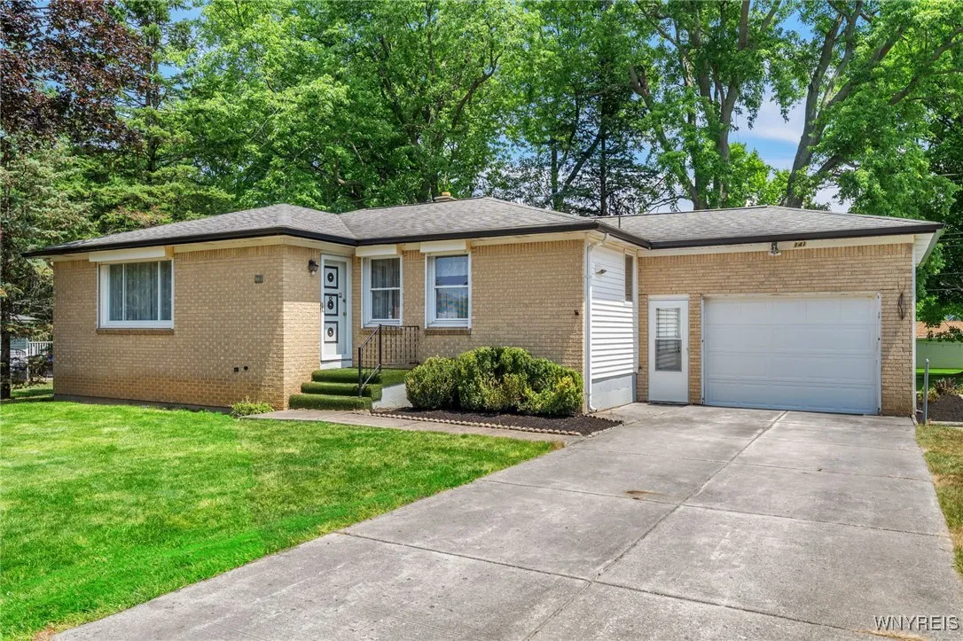 141 Minden Drive, Orchard Park, New York 14127, Orchard Park, New York 14127, 3 Bedrooms Bedrooms, 6 Rooms Rooms,1 BathroomBathrooms,Residential,For Sale,141 Minden Drive, Orchard Park, New York 14127,B1622168