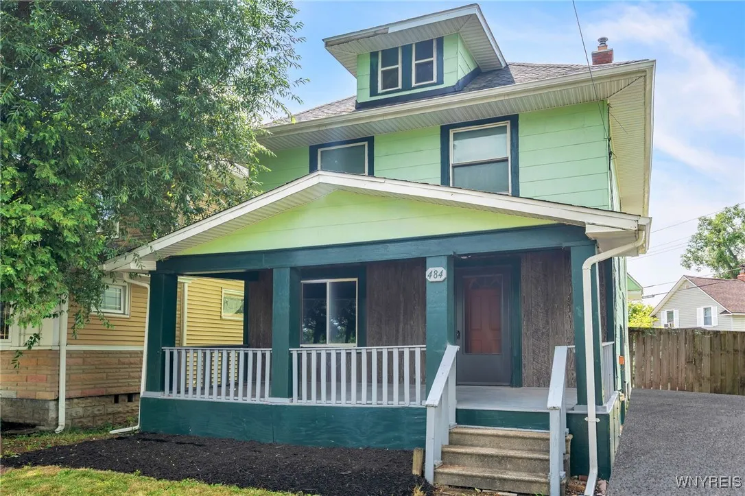 484 Main Street, Tonawanda, New York 14150, Tonawanda, New York 14150, 3 Bedrooms Bedrooms, 7 Rooms Rooms,1 BathroomBathrooms,Residential,For Sale,484 Main Street, Tonawanda, New York 14150,B1620786