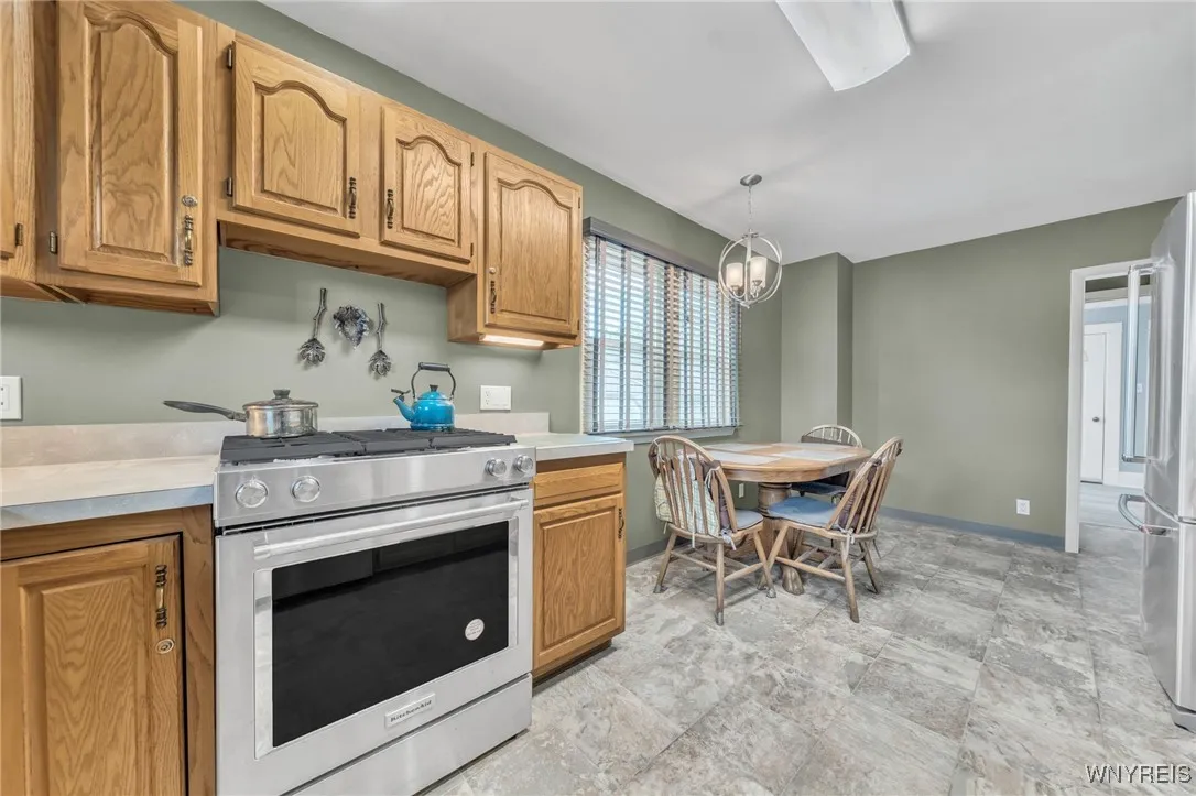 484 Main Street, Tonawanda, New York 14150, Tonawanda, New York 14150, 3 Bedrooms Bedrooms, 7 Rooms Rooms,1 BathroomBathrooms,Residential,For Sale,484 Main Street, Tonawanda, New York 14150,B1620786