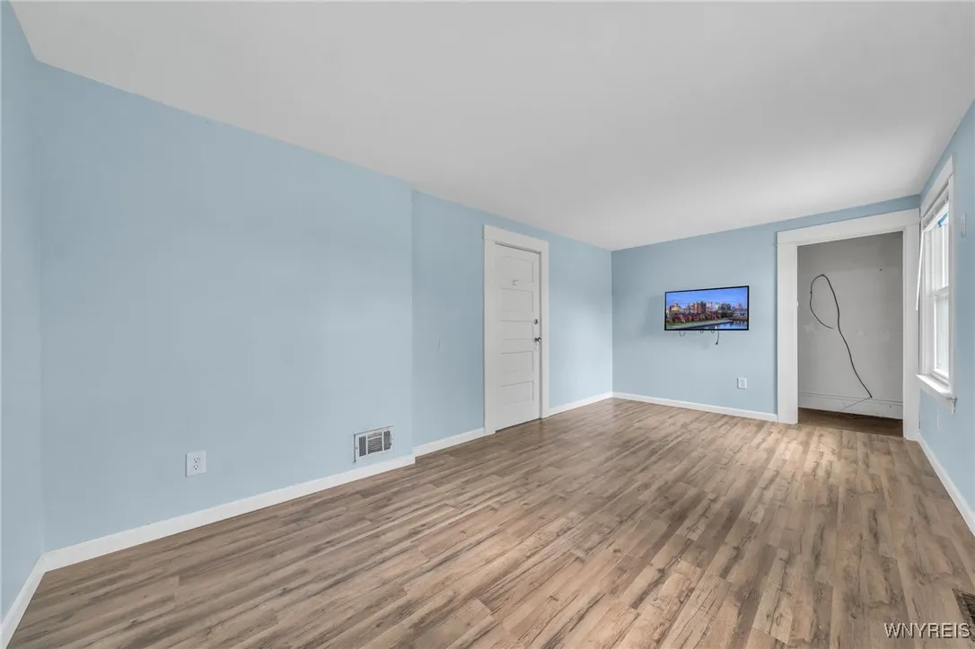 484 Main Street, Tonawanda, New York 14150, Tonawanda, New York 14150, 3 Bedrooms Bedrooms, 7 Rooms Rooms,1 BathroomBathrooms,Residential,For Sale,484 Main Street, Tonawanda, New York 14150,B1620786