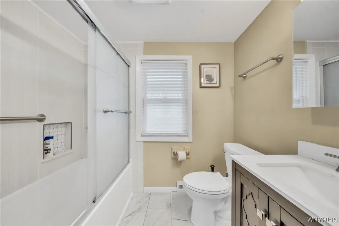 484 Main Street, Tonawanda, New York 14150, Tonawanda, New York 14150, 3 Bedrooms Bedrooms, 7 Rooms Rooms,1 BathroomBathrooms,Residential,For Sale,484 Main Street, Tonawanda, New York 14150,B1620786