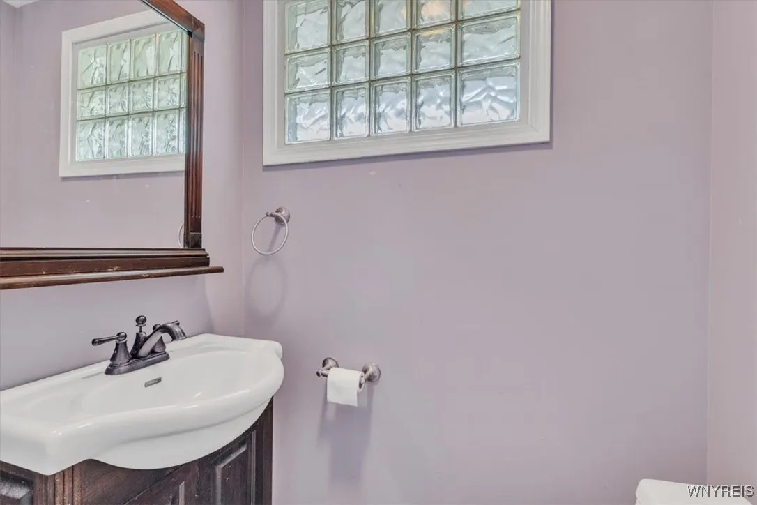 108 Susan Drive, Cheektowaga, New York 14043, Cheektowaga, New York 14043, 3 Bedrooms Bedrooms, 7 Rooms Rooms,1 BathroomBathrooms,Residential,Closed,108 Susan Drive, Cheektowaga, New York 14043,0,B1621627