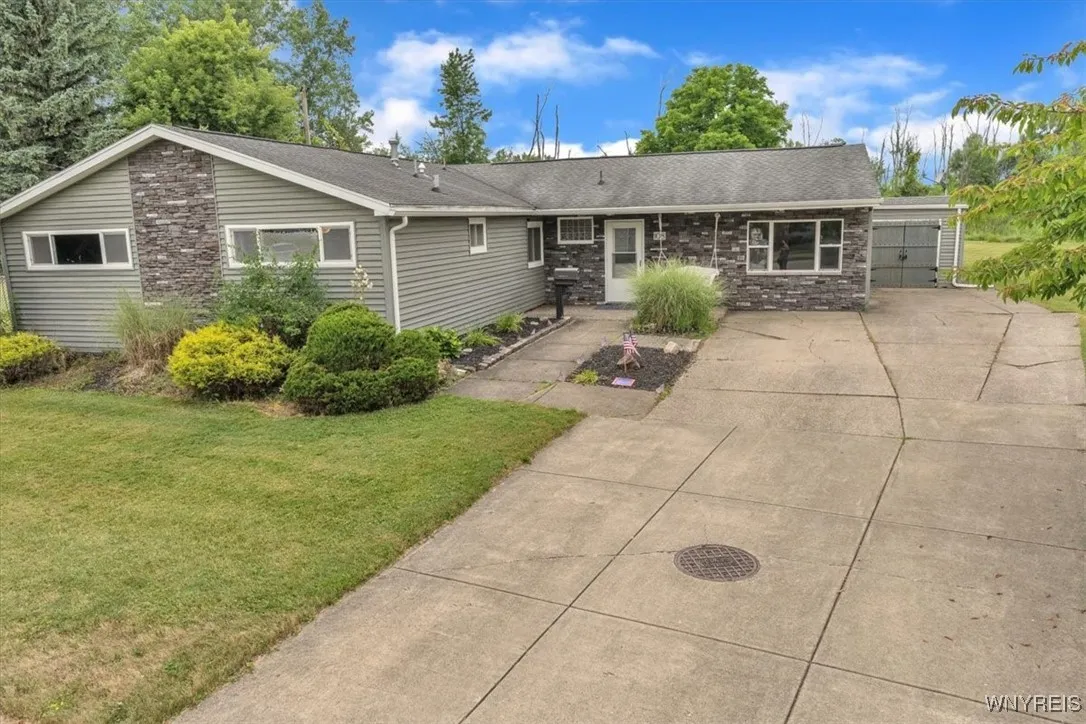 108 Susan Drive, Cheektowaga, New York 14043, Cheektowaga, New York 14043, 3 Bedrooms Bedrooms, 7 Rooms Rooms,1 BathroomBathrooms,Residential,Closed,108 Susan Drive, Cheektowaga, New York 14043,0,B1621627