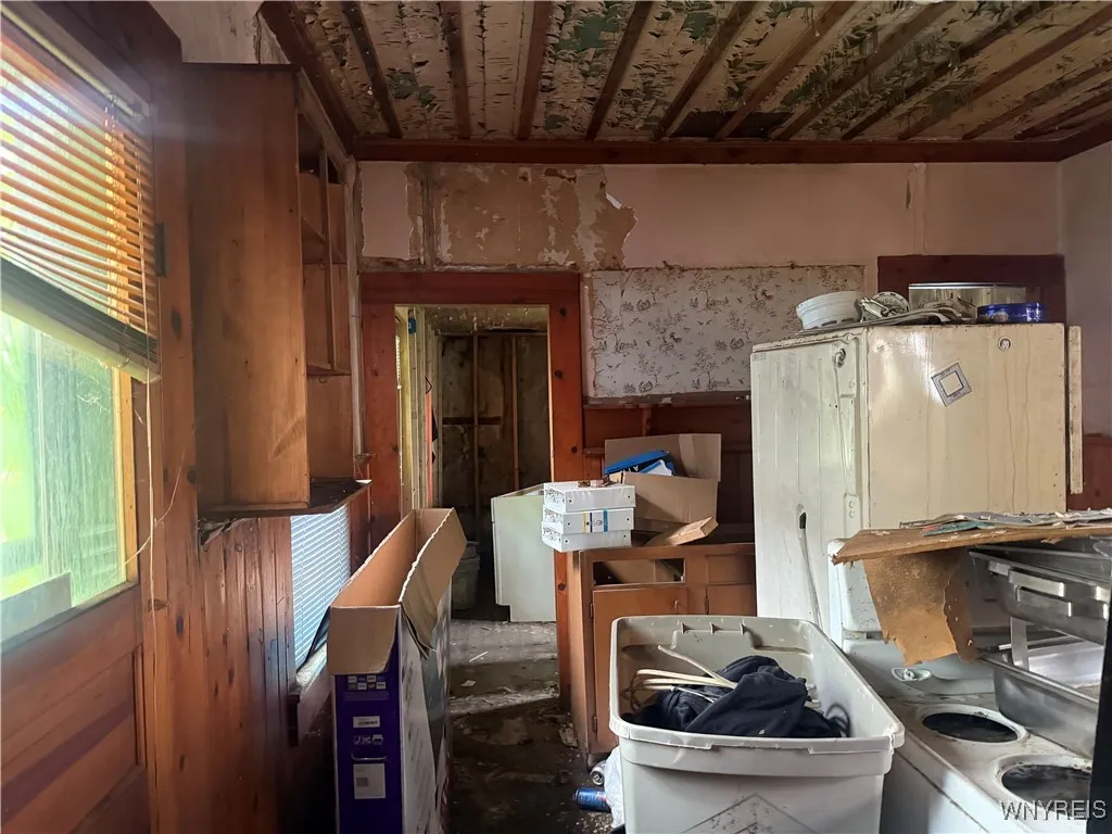 11 Minton Street, Buffalo, New York 14210, Buffalo, New York 14210, 2 Bedrooms Bedrooms, 5 Rooms Rooms,1 BathroomBathrooms,Residential,For Sale,11 Minton Street, Buffalo, New York 14210,B1622767