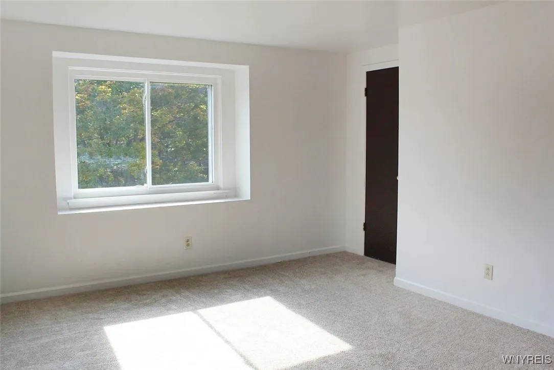 116 Left Unit Berehaven, Amherst, New York 14228, Amherst, New York 14228, 3 Bedrooms Bedrooms, 4 Rooms Rooms,1 BathroomBathrooms,Residential Lease,For Rent,116 Left Unit Berehaven, Amherst, New York 14228,B1622746