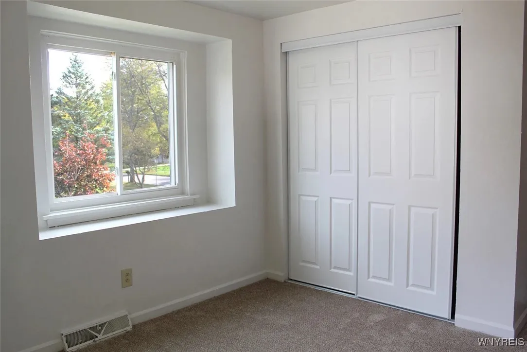 116 Left Unit Berehaven, Amherst, New York 14228, Amherst, New York 14228, 3 Bedrooms Bedrooms, 4 Rooms Rooms,1 BathroomBathrooms,Residential Lease,For Rent,116 Left Unit Berehaven, Amherst, New York 14228,B1622746