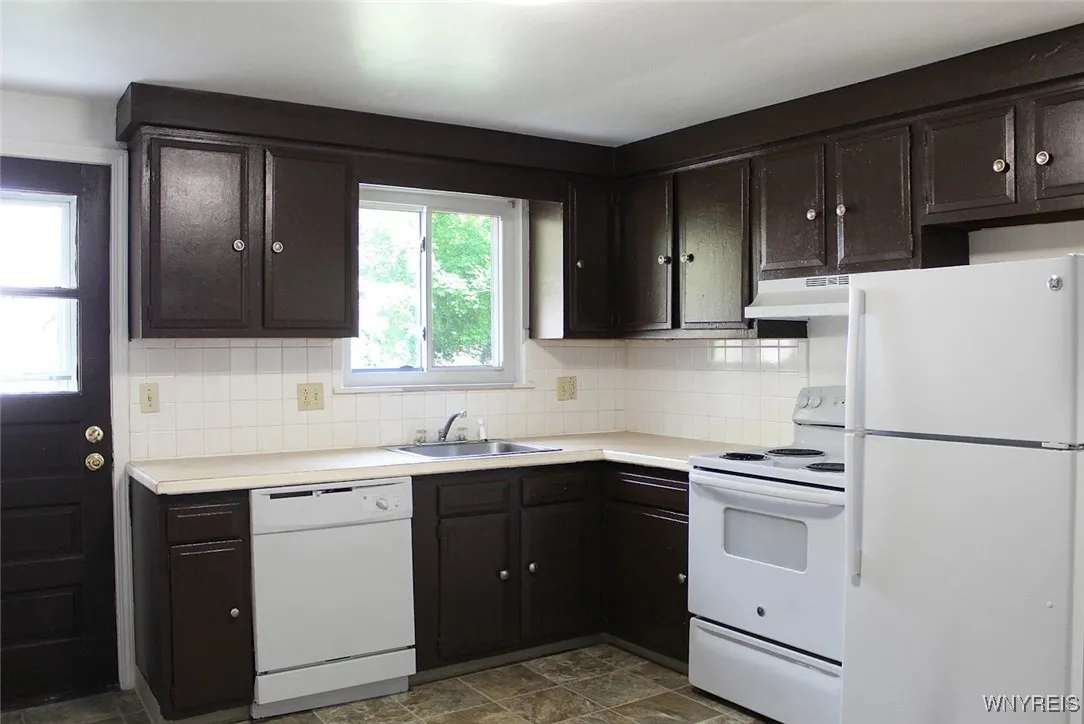 116 Left Unit Berehaven, Amherst, New York 14228, Amherst, New York 14228, 3 Bedrooms Bedrooms, 4 Rooms Rooms,1 BathroomBathrooms,Residential Lease,For Rent,116 Left Unit Berehaven, Amherst, New York 14228,B1622746