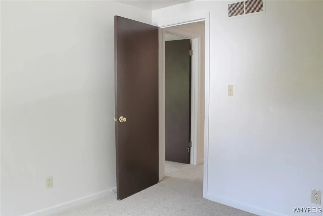 116 Left Unit Berehaven, Amherst, New York 14228, Amherst, New York 14228, 3 Bedrooms Bedrooms, 4 Rooms Rooms,1 BathroomBathrooms,Residential Lease,For Rent,116 Left Unit Berehaven, Amherst, New York 14228,B1622746