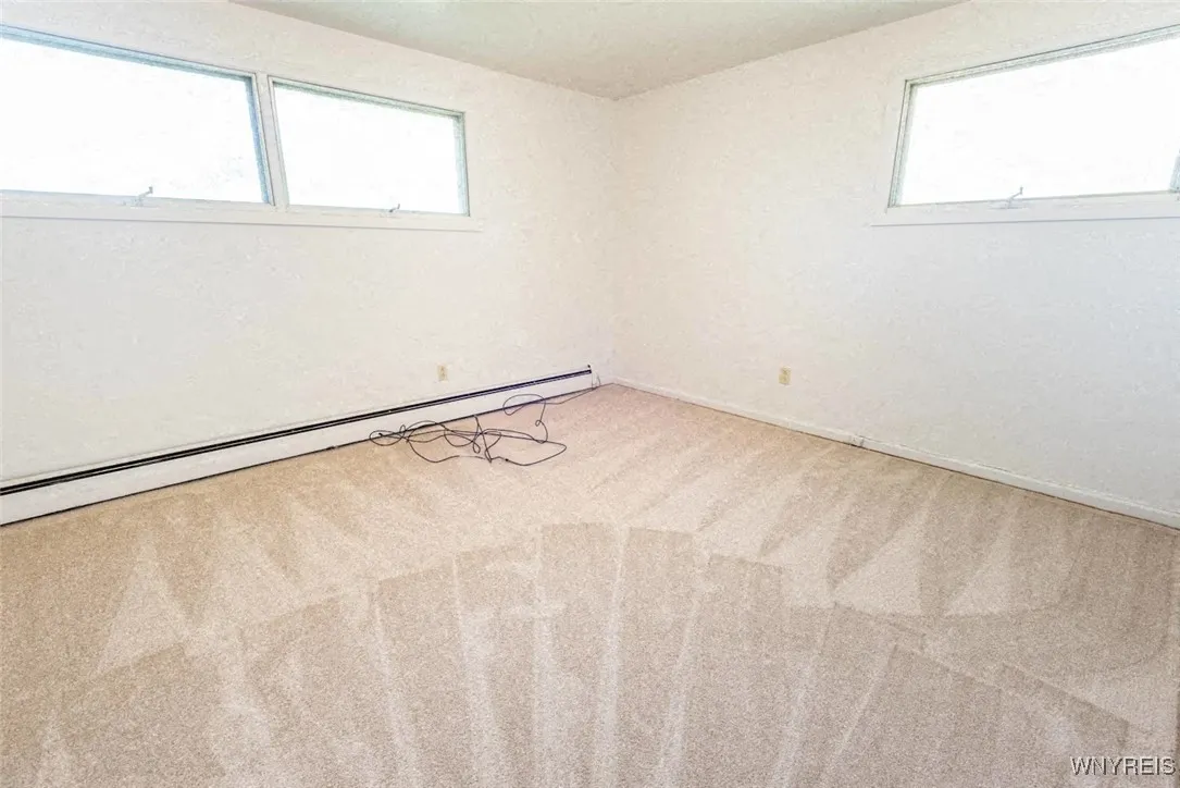 40 Dalewood, Amherst, New York 14228, Amherst, New York 14228, 3 Bedrooms Bedrooms, 4 Rooms Rooms,1 BathroomBathrooms,Residential Lease,For Rent,40 Dalewood, Amherst, New York 14228,B1622741