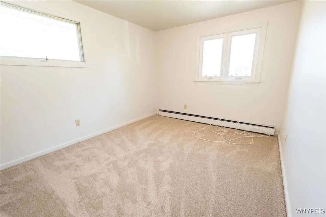 40 Dalewood, Amherst, New York 14228, Amherst, New York 14228, 3 Bedrooms Bedrooms, 4 Rooms Rooms,1 BathroomBathrooms,Residential Lease,For Rent,40 Dalewood, Amherst, New York 14228,B1622741