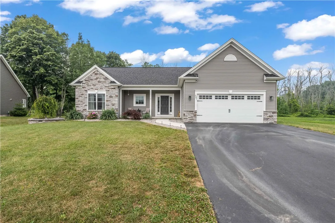 581 Whistlers Cove Lane, Greece, New York 14612, Greece, New York 14612, 3 Bedrooms Bedrooms, 6 Rooms Rooms,2 BathroomsBathrooms,Residential,Closed,581 Whistlers Cove Lane, Greece, New York 14612,0,R1622505