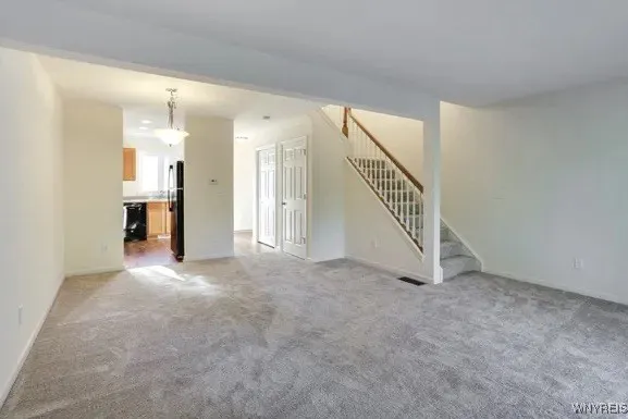 748 Robin Road, Amherst, New York 14228, Amherst, New York 14228, 2 Bedrooms Bedrooms, 4 Rooms Rooms,1 BathroomBathrooms,Residential Lease,For Rent,748 Robin Road, Amherst, New York 14228,B1622799