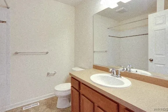 748 Robin Road, Amherst, New York 14228, Amherst, New York 14228, 2 Bedrooms Bedrooms, 4 Rooms Rooms,1 BathroomBathrooms,Residential Lease,For Rent,748 Robin Road, Amherst, New York 14228,B1622799