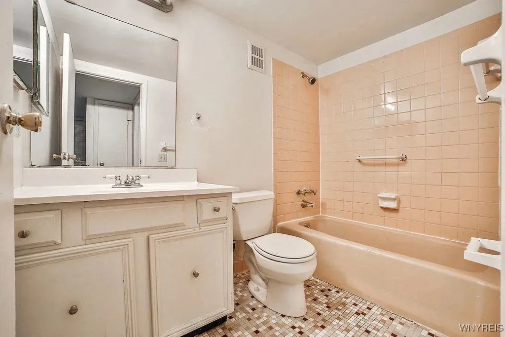 4545 Unit 116a Chestnut Ridge, Amherst, New York 1, Amherst, New York 14228, 2 Bedrooms Bedrooms, 4 Rooms Rooms,1 BathroomBathrooms,Residential Lease,For Rent,4545 Unit 116a Chestnut Ridge, Amherst, New York 1,B1622807