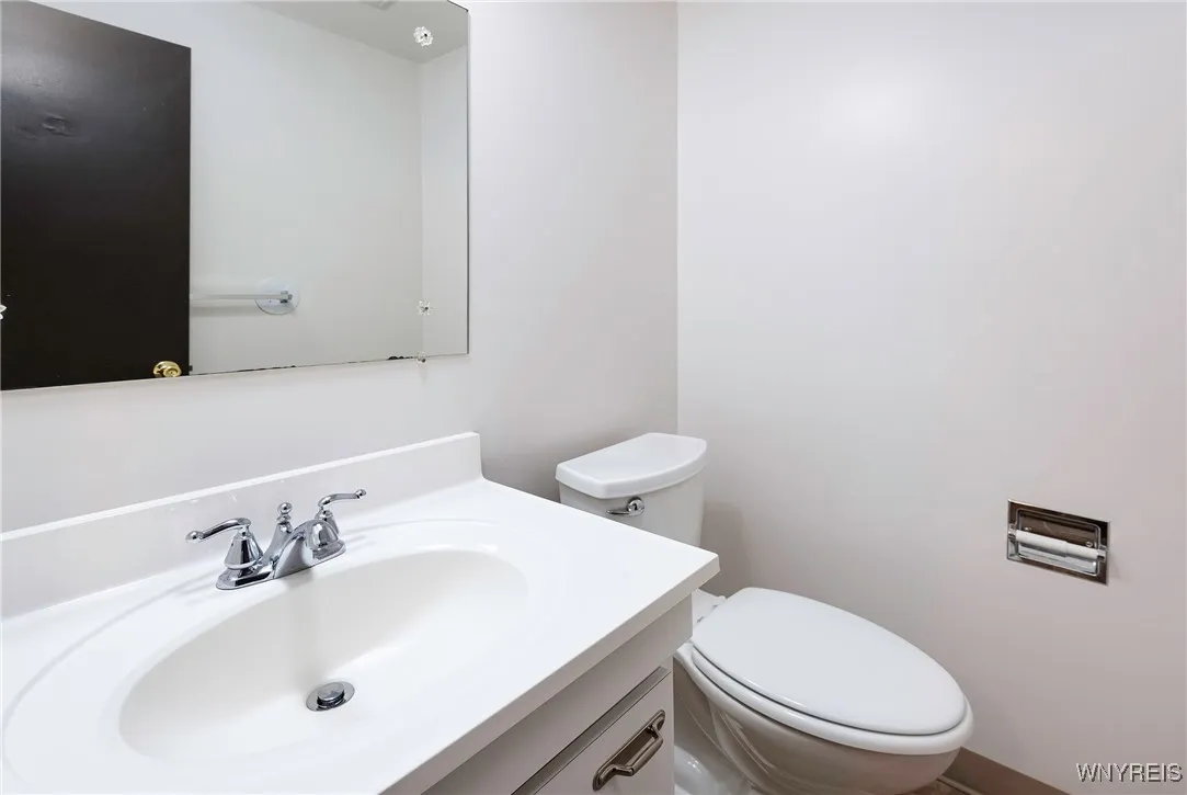 407 Kaymar, Amherst, New York 14228, Amherst, New York 14228, 3 Bedrooms Bedrooms, 4 Rooms Rooms,1 BathroomBathrooms,Residential Lease,For Rent,407 Kaymar, Amherst, New York 14228,B1622821