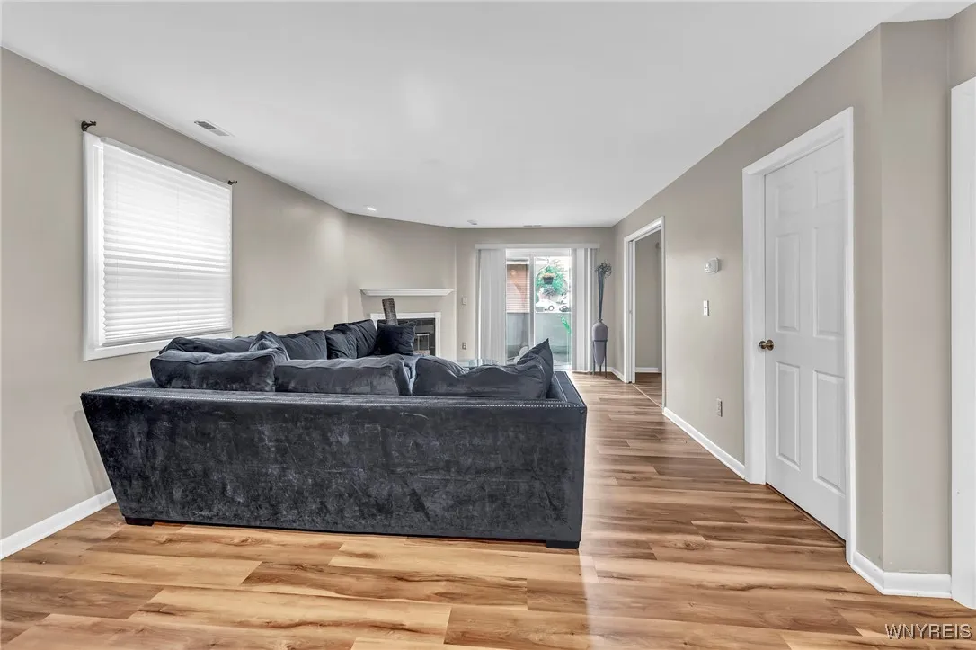 306 Sundown 3c, Amherst, New York 14221, Amherst, New York 14221, 2 Bedrooms Bedrooms, 4 Rooms Rooms,1 BathroomBathrooms,Residential,For Sale,306 Sundown 3c, Amherst, New York 14221,B1622834