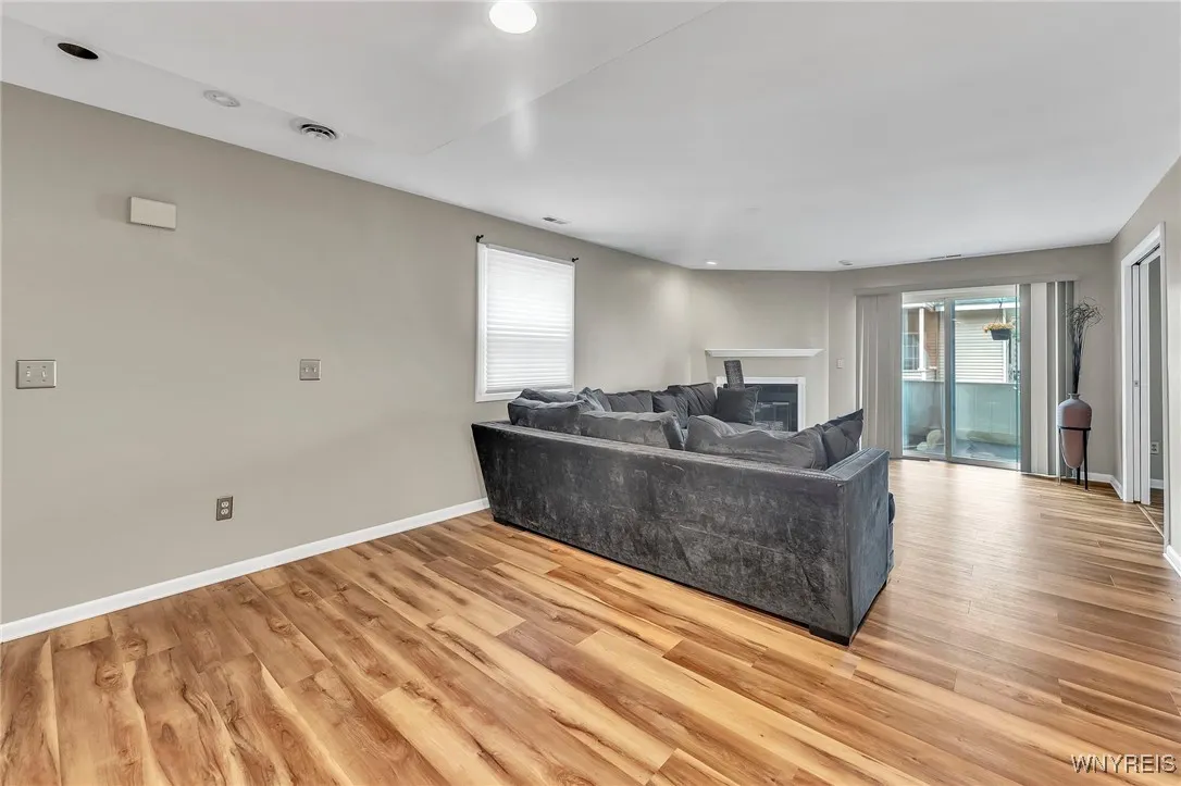 306 Sundown 3c, Amherst, New York 14221, Amherst, New York 14221, 2 Bedrooms Bedrooms, 4 Rooms Rooms,1 BathroomBathrooms,Residential,For Sale,306 Sundown 3c, Amherst, New York 14221,B1622834