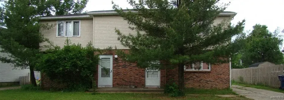 105-right Berehaven, Amherst, New York 14228, Amherst, New York 14228, 3 Bedrooms Bedrooms, 4 Rooms Rooms,1 BathroomBathrooms,Residential Lease,For Rent,105-right Berehaven, Amherst, New York 14228,B1622840