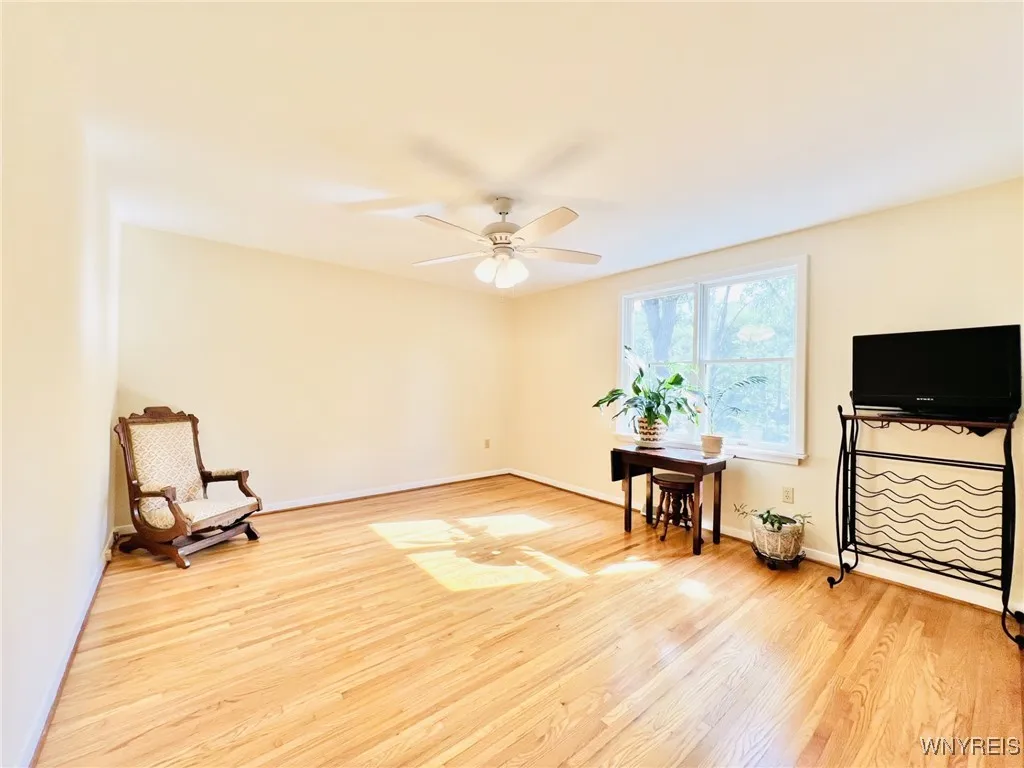1st Floor Main Bedroom