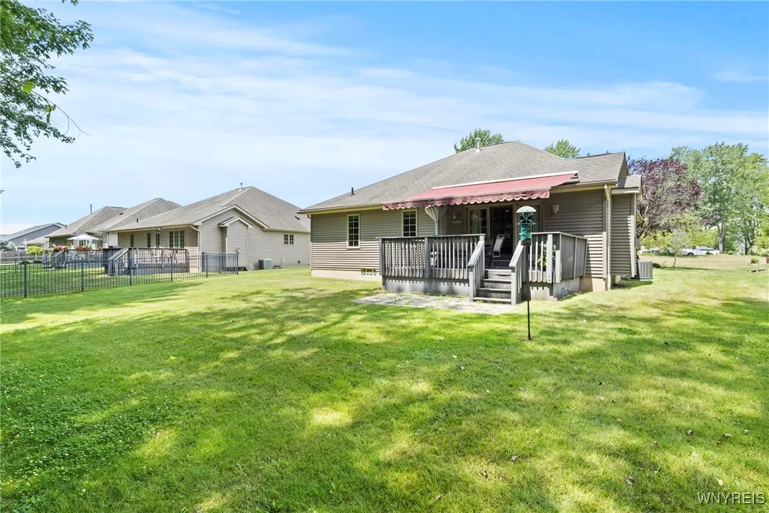 6 Fair Woods Drive, Amherst, New York 14221, Amherst, New York 14221, 2 Bedrooms Bedrooms, 5 Rooms Rooms,2 BathroomsBathrooms,Residential,For Sale,6 Fair Woods Drive, Amherst, New York 14221,B1622704