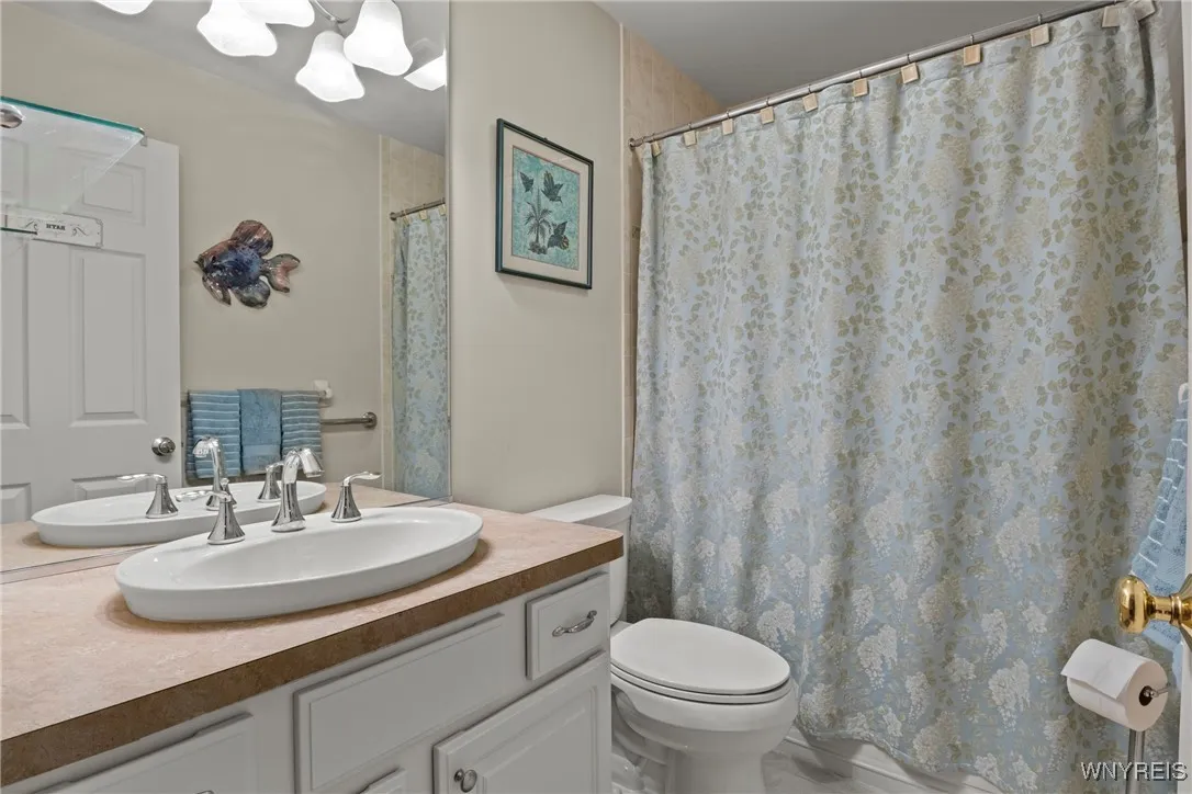 6 Fair Woods Drive, Amherst, New York 14221, Amherst, New York 14221, 2 Bedrooms Bedrooms, 5 Rooms Rooms,2 BathroomsBathrooms,Residential,For Sale,6 Fair Woods Drive, Amherst, New York 14221,B1622704