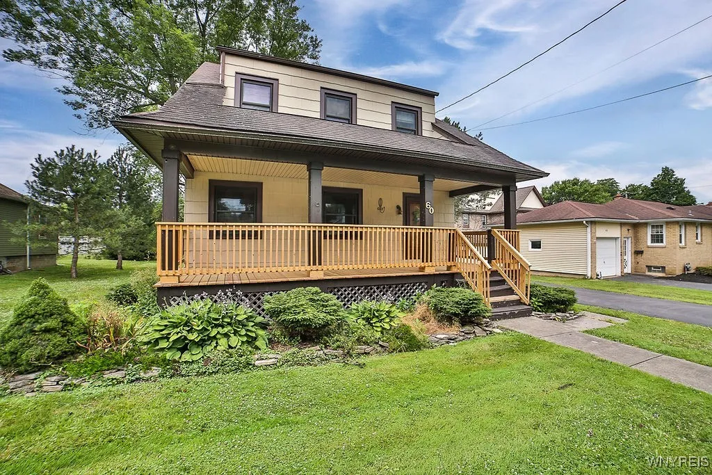 60 Court Street, Lancaster, New York 14086, Lancaster, New York 14086, 4 Bedrooms Bedrooms, 9 Rooms Rooms,2 BathroomsBathrooms,Residential,For Sale,60 Court Street, Lancaster, New York 14086,B1622609