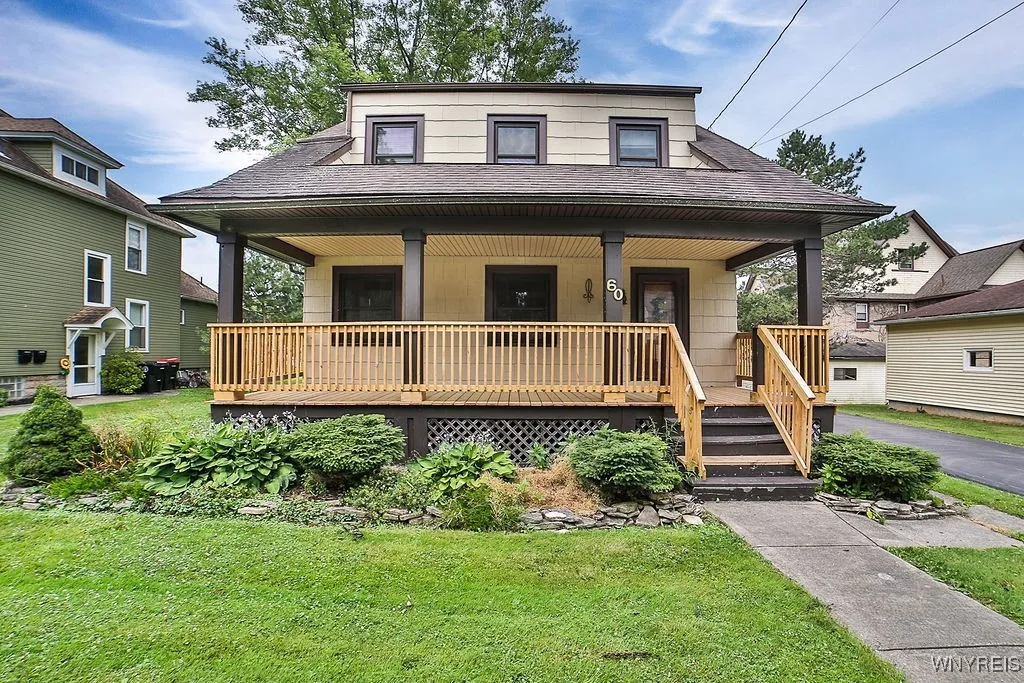 60 Court Street, Lancaster, New York 14086, Lancaster, New York 14086, 4 Bedrooms Bedrooms, 9 Rooms Rooms,2 BathroomsBathrooms,Residential,For Sale,60 Court Street, Lancaster, New York 14086,B1622609