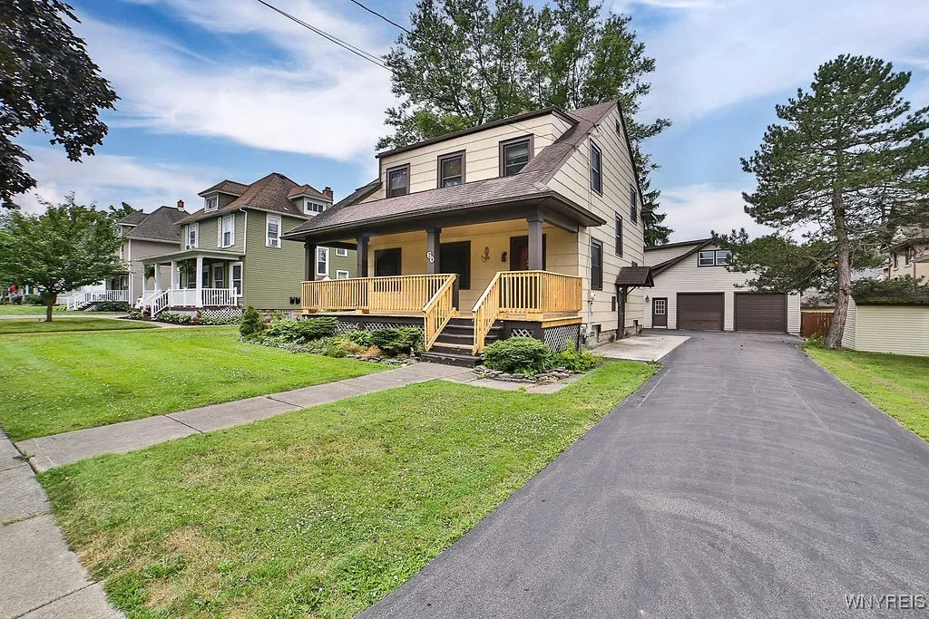 60 Court Street, Lancaster, New York 14086, Lancaster, New York 14086, 4 Bedrooms Bedrooms, 9 Rooms Rooms,2 BathroomsBathrooms,Residential,For Sale,60 Court Street, Lancaster, New York 14086,B1622609